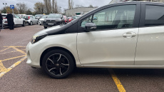 Toyota Yaris 1.33 VVT-i Design 5dr Petrol Hatchback